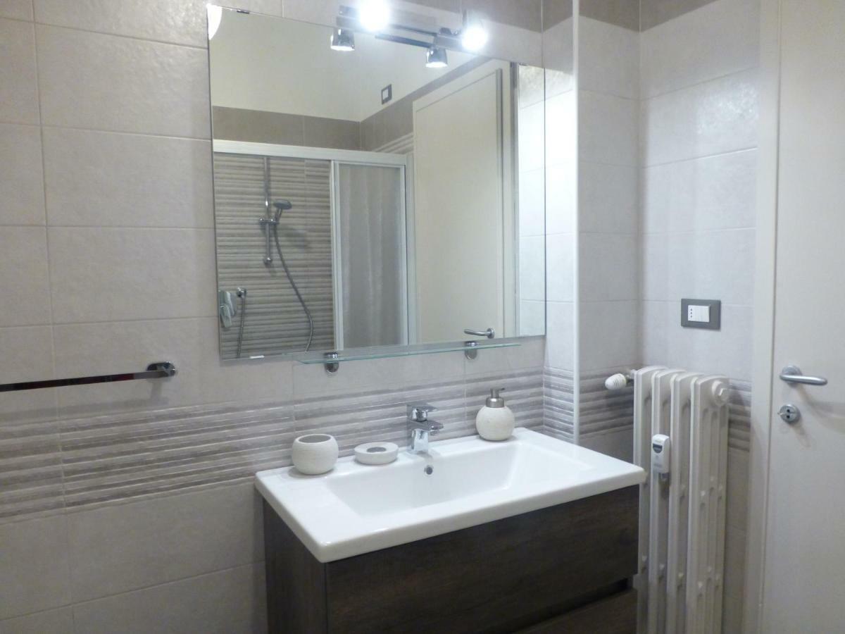 Appartamento Con 2 Camere E Garage Privato! Padova Luaran gambar
