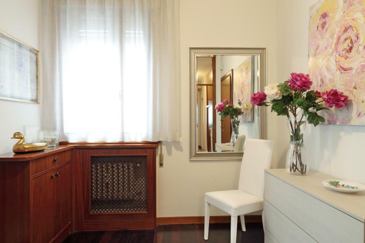 Appartamento Con 2 Camere E Garage Privato! Padova Luaran gambar