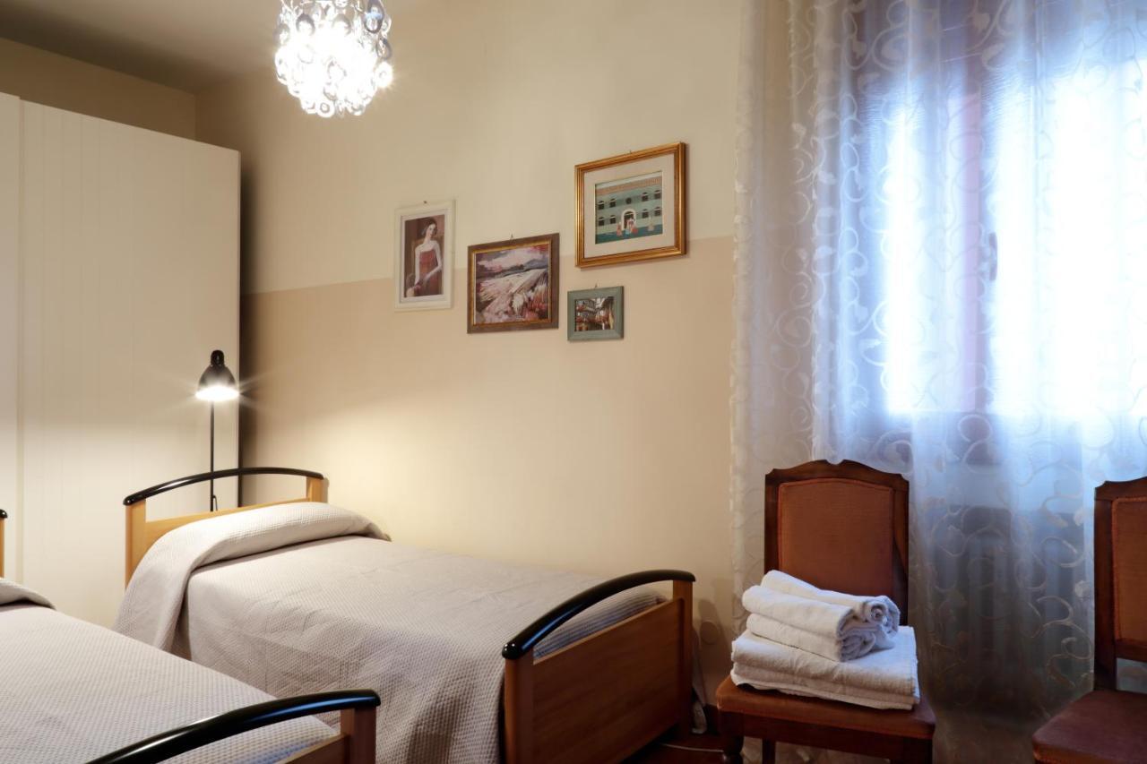 Appartamento Con 2 Camere E Garage Privato! Padova Luaran gambar