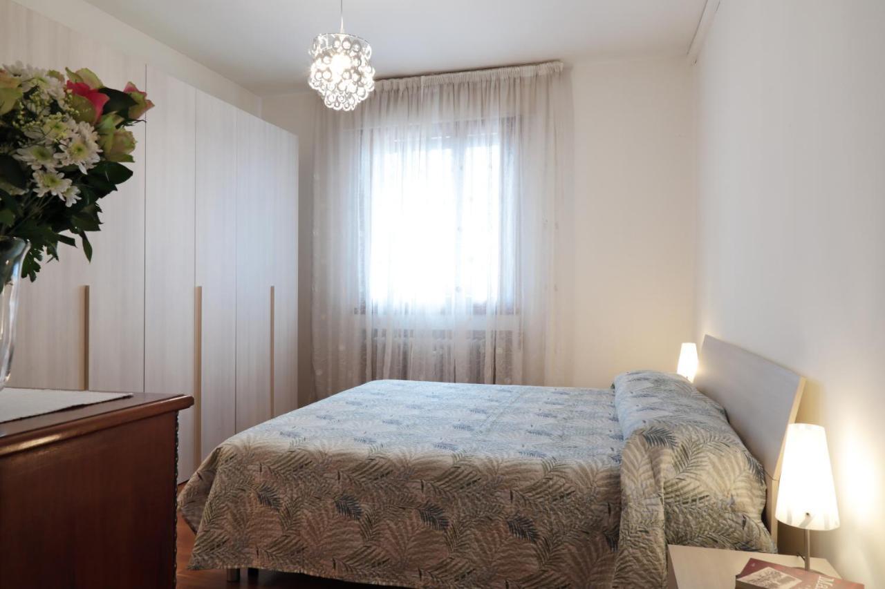 Appartamento Con 2 Camere E Garage Privato! Padova Luaran gambar